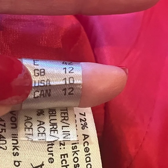 Vintage off-shoulder cocktail dress w/ fur trim. Fitted, lined, midi. Red. 10 - Picture 11 of 16